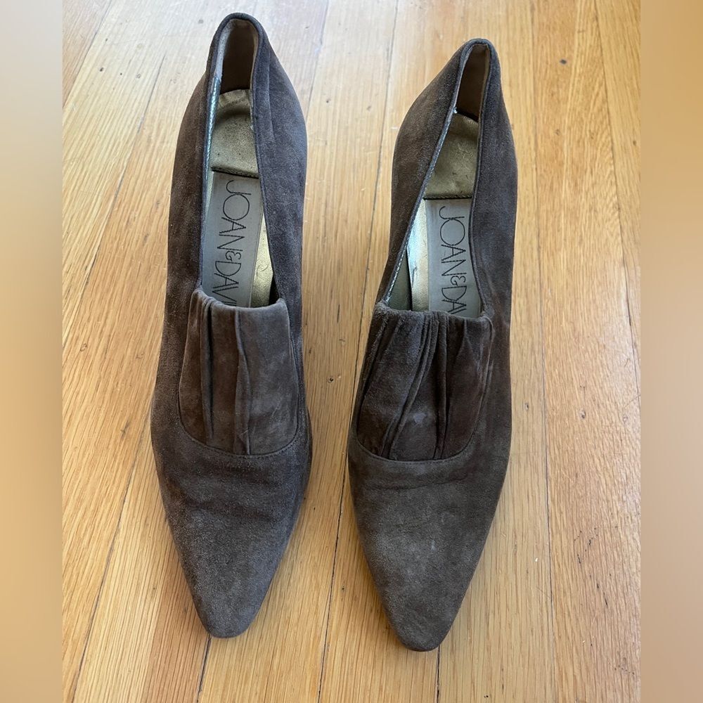 Vintage Joan & david buttery brown suede pumps w ruched detail comfy office 7.5N
